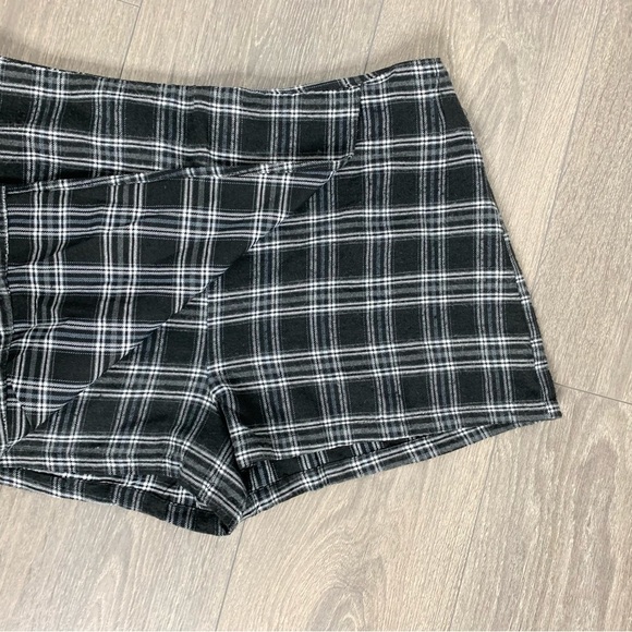 Women's Skort Plaid Tartan Checkered Flannel Shorts Low rise Y2k 2000s Black - Picture 4 of 7